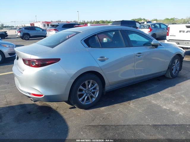 44679583 :رقم المزاد ، JM1BPAA72M1343110 vin ، 2021 Mazda Mazda3 2.0 مزاد بيع