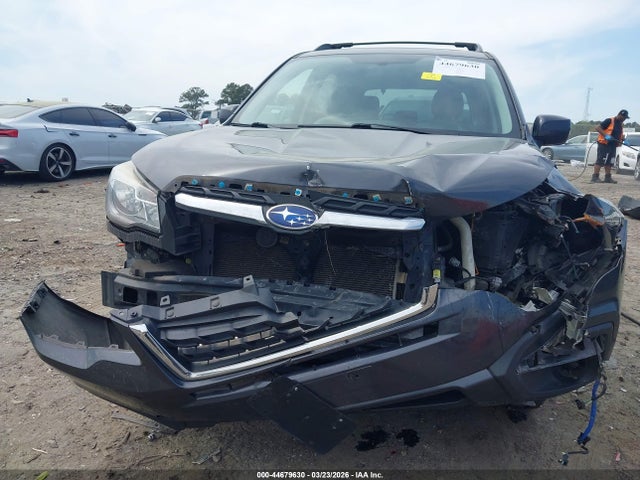 44679630 :رقم المزاد ، JF2SJAEC5HH457805 vin ، 2017 Subaru Forester 2.5i Premium مزاد بيع