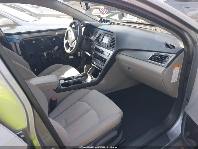 Aukcja sprzedaży 2016 Hyundai Sonata Hybrid Se, vin: KMHE24L19GA038144, numer aukcji: 44679660