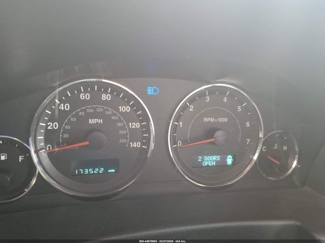44679693 :رقم المزاد ، 1J8HG48N06C304046 vin ، 2006 Jeep Commander مزاد بيع