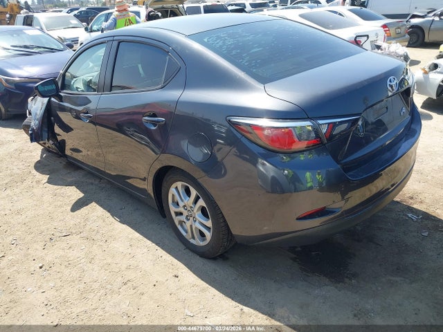 3MYDLBYVXJY318995 Toyota YARIS IA
