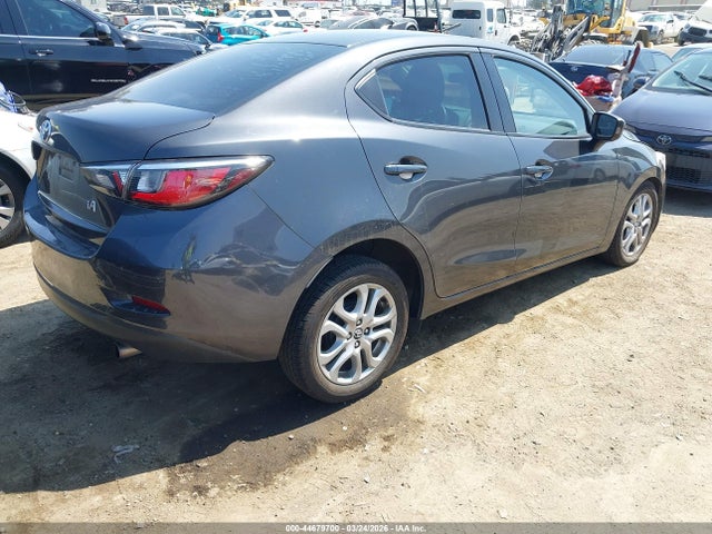 3MYDLBYVXJY318995 Toyota YARIS IA