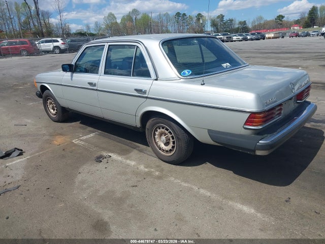 1984 Mercedes-benz 300 Dt მანქანა იყიდება აუქციონზე, vin: WDBAB33A4EA120615, აუქციონის ნომერი: 44679747