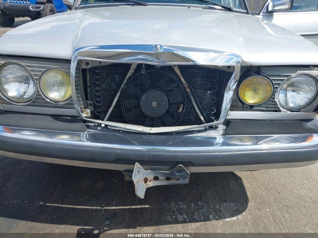 1984 Mercedes-benz 300 Dt მანქანა იყიდება აუქციონზე, vin: WDBAB33A4EA120615, აუქციონის ნომერი: 44679747