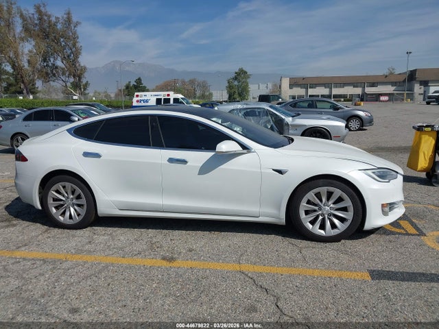 44679822 :رقم المزاد ، 5YJSA1E23HF177936 vin ، 2017 Tesla Model S 100d/60d/75d/90d/p100d مزاد بيع