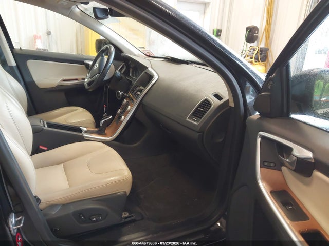 2017 VOLVO XC60 YV440MRU8H2087884 Photo 4