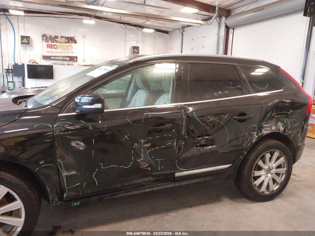 2017 VOLVO XC60 YV440MRU8H2087884 Photo 5