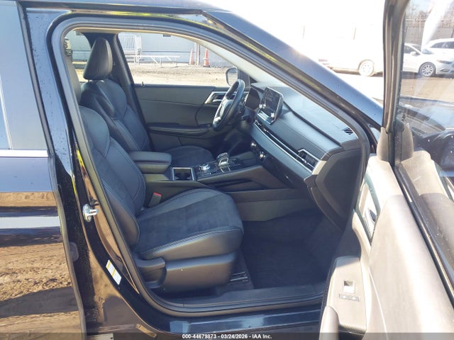 Продаж на аукціоні авто 2022 Mitsubishi Outlander Black Edition S-awc/se 2.5 S-awc/se Launch Edition S-awc, vin: JA4J4UA8XNZ052026, номер лоту: 44679873