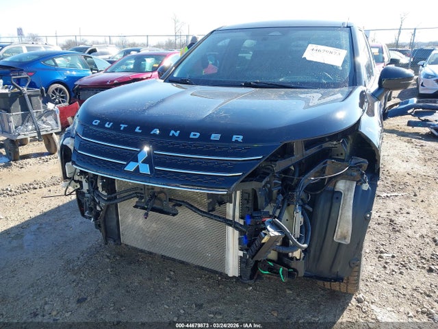 Продаж на аукціоні авто 2022 Mitsubishi Outlander Black Edition S-awc/se 2.5 S-awc/se Launch Edition S-awc, vin: JA4J4UA8XNZ052026, номер лоту: 44679873
