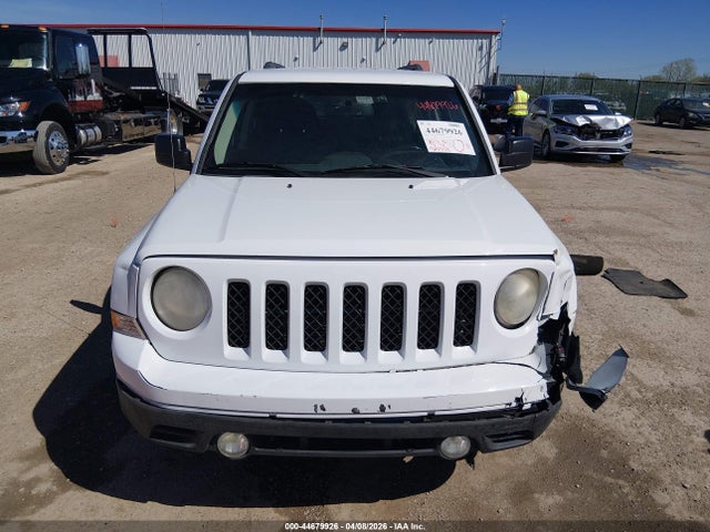 2014 Jeep Patriot Latitude მანქანა იყიდება აუქციონზე, vin: 1C4NJPFA7ED617925, აუქციონის ნომერი: 44679926