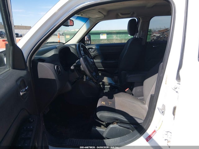 2014 Jeep Patriot Latitude მანქანა იყიდება აუქციონზე, vin: 1C4NJPFA7ED617925, აუქციონის ნომერი: 44679926