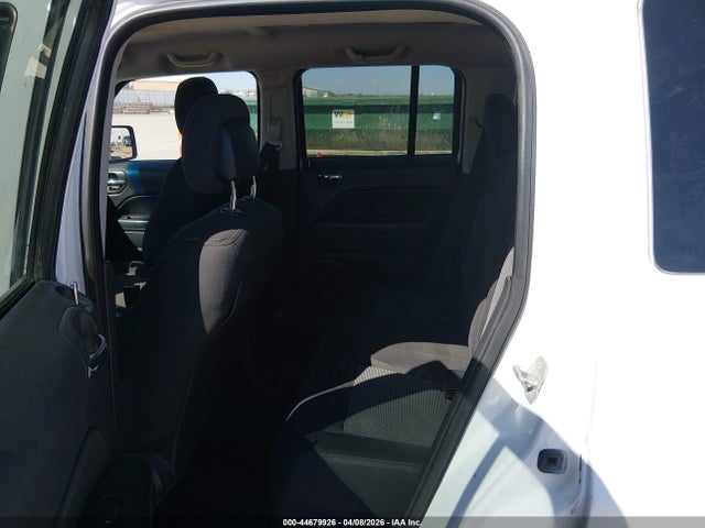 2014 Jeep Patriot Latitude მანქანა იყიდება აუქციონზე, vin: 1C4NJPFA7ED617925, აუქციონის ნომერი: 44679926