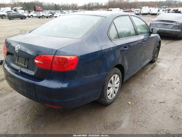 Продажа на аукционе авто 2013 Volkswagen Jetta 2.0l S, vin: 3VW2K7AJ6DM403371, номер лота: 44679989