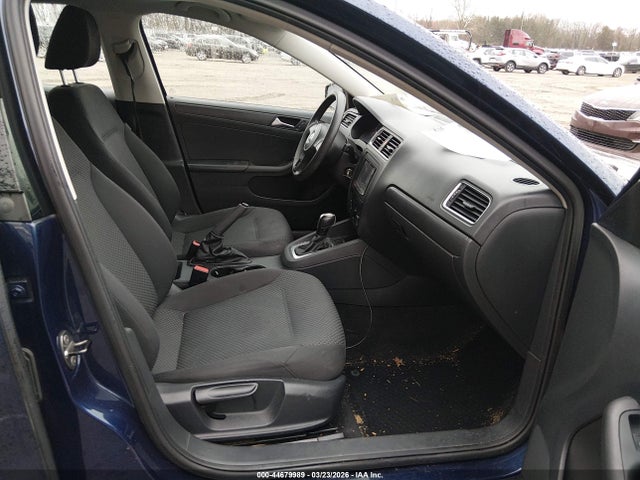 Продажа на аукционе авто 2013 Volkswagen Jetta 2.0l S, vin: 3VW2K7AJ6DM403371, номер лота: 44679989