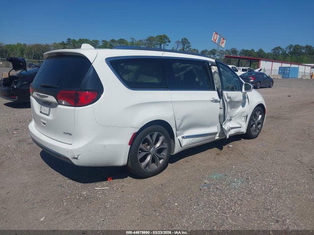 2020 Chrysler Pacifica Limited მანქანა იყიდება აუქციონზე, vin: 2C4RC1GG4LR238418, აუქციონის ნომერი: 44679990