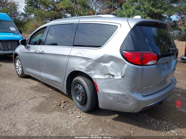 44680002 :رقم المزاد ، 2C4RC1BG9JR261150 vin ، 2018 Chrysler Pacifica Touring L مزاد بيع