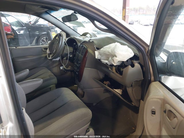 Продажа на аукционе авто 2004 Chrysler Town & Country Lx, vin: 2C4GP44R44R577930, номер лота: 44680006