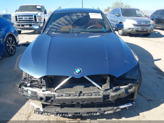 2025 Bmw 330i მანქანა იყიდება აუქციონზე, vin: 3MW69CW08S8F83707, აუქციონის ნომერი: 44680037