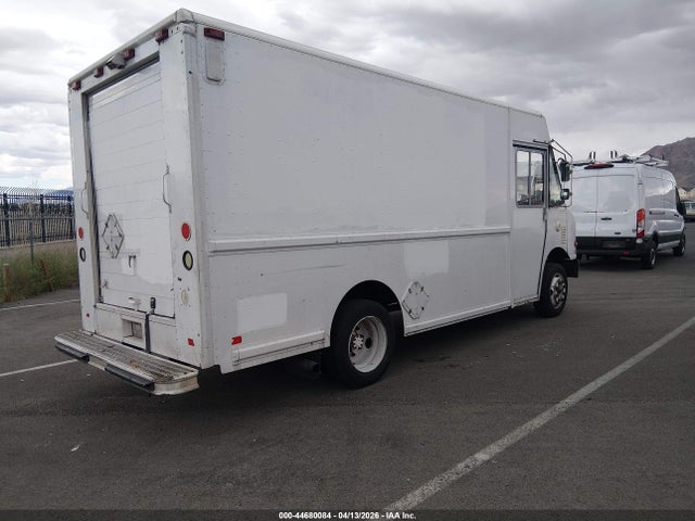 2004 Freightliner Chassis M Line Walk-in Van მანქანა იყიდება აუქციონზე, vin: 4UZAANBW54CN46941, აუქციონის ნომერი: 44680084