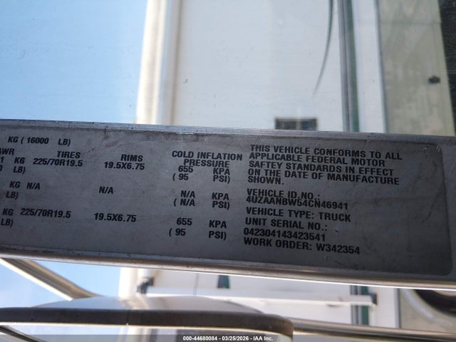 2004 Freightliner Chassis M Line Walk-in Van მანქანა იყიდება აუქციონზე, vin: 4UZAANBW54CN46941, აუქციონის ნომერი: 44680084