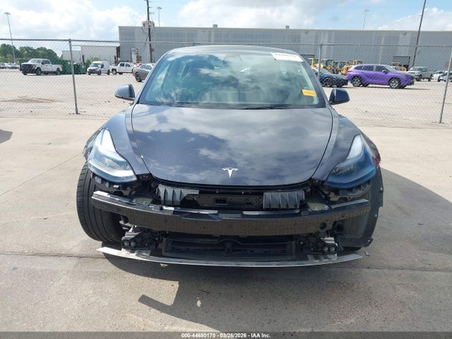 2022 Tesla Model 3 Performance Dual Motor All-wheel Drive მანქანა იყიდება აუქციონზე, vin: 5YJ3E1EC9NF275642, აუქციონის ნომერი: 44680170