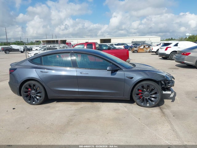 2022 Tesla Model 3 Performance Dual Motor All-wheel Drive მანქანა იყიდება აუქციონზე, vin: 5YJ3E1EC9NF275642, აუქციონის ნომერი: 44680170