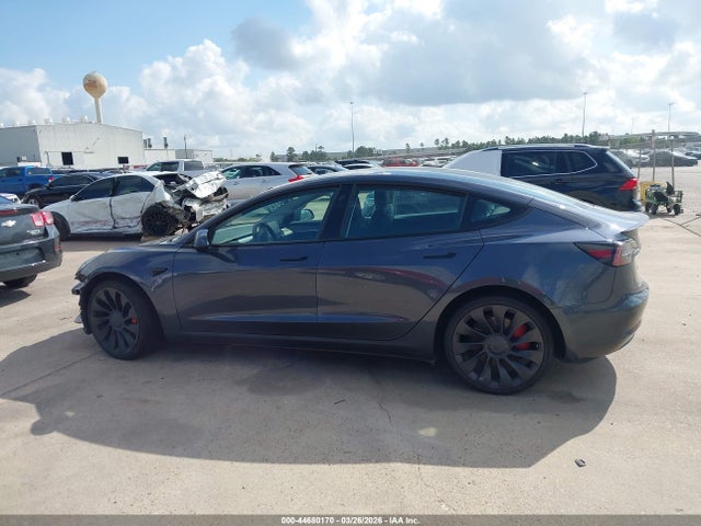 2022 Tesla Model 3 Performance Dual Motor All-wheel Drive მანქანა იყიდება აუქციონზე, vin: 5YJ3E1EC9NF275642, აუქციონის ნომერი: 44680170