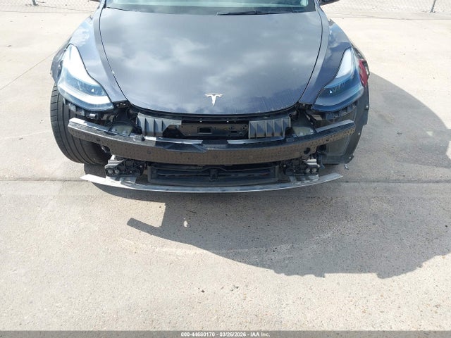 2022 Tesla Model 3 Performance Dual Motor All-wheel Drive მანქანა იყიდება აუქციონზე, vin: 5YJ3E1EC9NF275642, აუქციონის ნომერი: 44680170