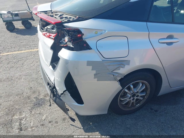 Toyota Prius Prime Premium 2018 JTDKARFP6J3095064 Image 17
