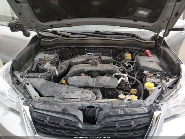 44680252 :رقم المزاد ، JF2SJAGCXJH460167 vin ، 2018 Subaru Forester 2.5i Premium مزاد بيع