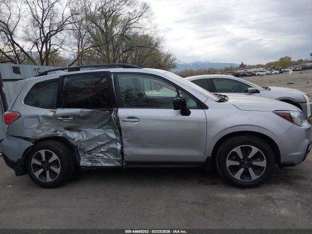 44680252 :رقم المزاد ، JF2SJAGCXJH460167 vin ، 2018 Subaru Forester 2.5i Premium مزاد بيع