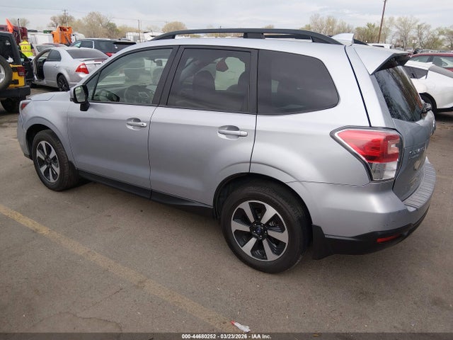 44680252 :رقم المزاد ، JF2SJAGCXJH460167 vin ، 2018 Subaru Forester 2.5i Premium مزاد بيع