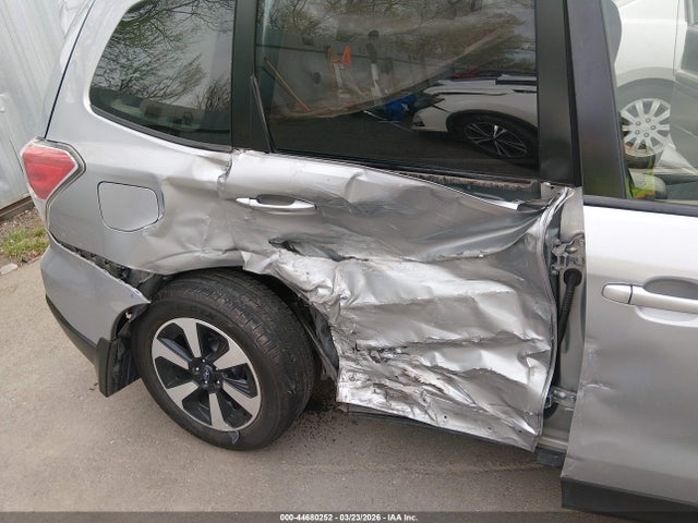 44680252 :رقم المزاد ، JF2SJAGCXJH460167 vin ، 2018 Subaru Forester 2.5i Premium مزاد بيع