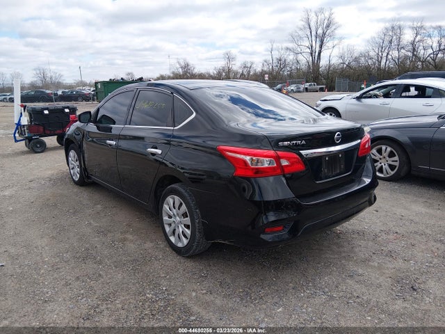 44680255 :رقم المزاد ، 3N1AB7APXHY380052 vin ، 2017 Nissan Sentra S مزاد بيع