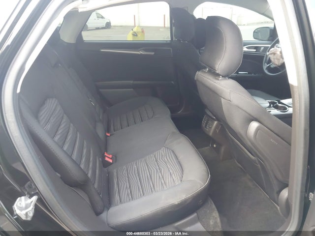 3FA6P0H72GR396522 Ford FUSION SE