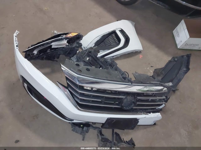 2020 Volkswagen Passat 2.0t R-line მანქანა იყიდება აუქციონზე, vin: 1VWMA7A30LC004288, აუქციონის ნომერი: 44680375