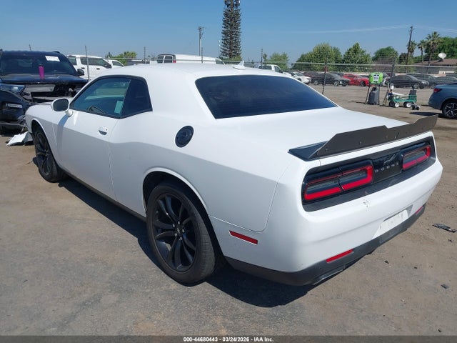 Продажа на аукционе авто 2018 Dodge Challenger Sxt Plus, vin: 2C3CDZAGXJH216988, номер лота: 44680443