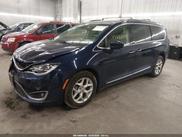 Продаж на аукціоні авто 2017 Chrysler Pacifica Touring-l Plus, vin: 2C4RC1EG4HR647707, номер лоту: 44680448