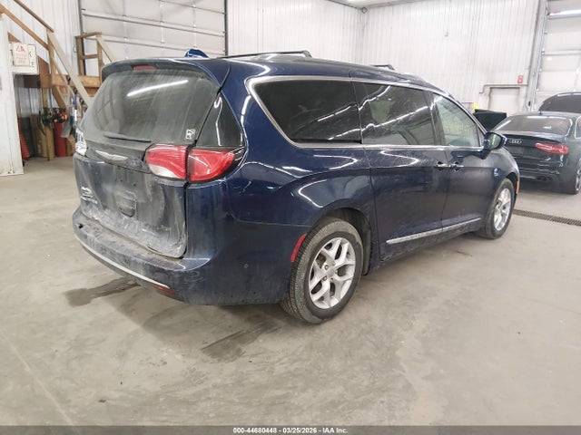 Продаж на аукціоні авто 2017 Chrysler Pacifica Touring-l Plus, vin: 2C4RC1EG4HR647707, номер лоту: 44680448