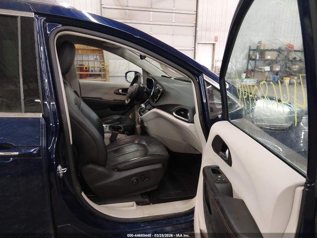 Продаж на аукціоні авто 2017 Chrysler Pacifica Touring-l Plus, vin: 2C4RC1EG4HR647707, номер лоту: 44680448