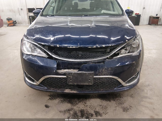Продаж на аукціоні авто 2017 Chrysler Pacifica Touring-l Plus, vin: 2C4RC1EG4HR647707, номер лоту: 44680448