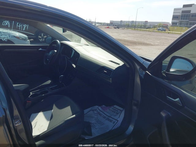 2019 VOLKSWAGEN JETTA 3VWEB7BU1KM233293 Photo 4