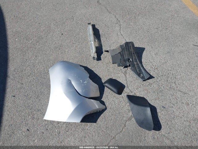 VNKJTUD34HA074607 Toyota YARIS L