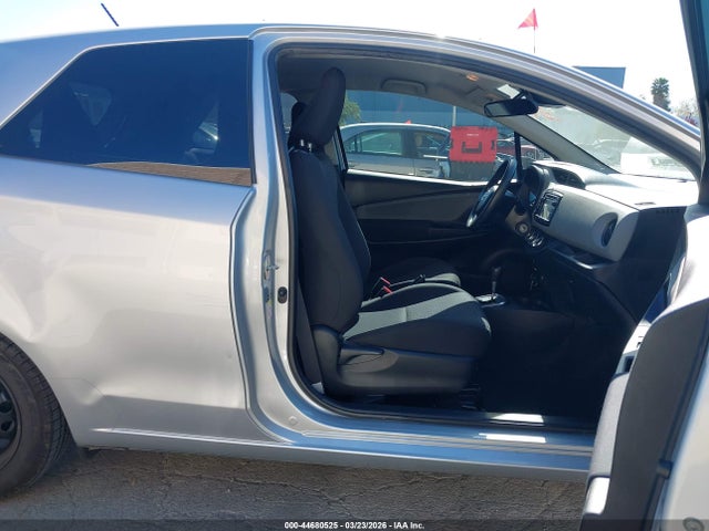VNKJTUD34HA074607 Toyota YARIS L