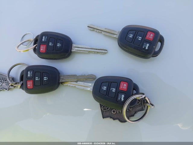 44680530 :رقم المزاد ، 4T1BF1FK5HU311364 vin ، 2017 Toyota Camry Le مزاد بيع