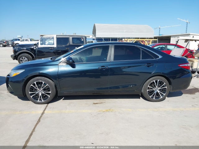 44680530 :رقم المزاد ، 4T1BF1FK5HU311364 vin ، 2017 Toyota Camry Le مزاد بيع
