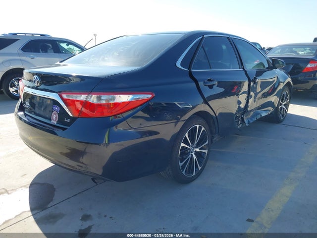 44680530 :رقم المزاد ، 4T1BF1FK5HU311364 vin ، 2017 Toyota Camry Le مزاد بيع
