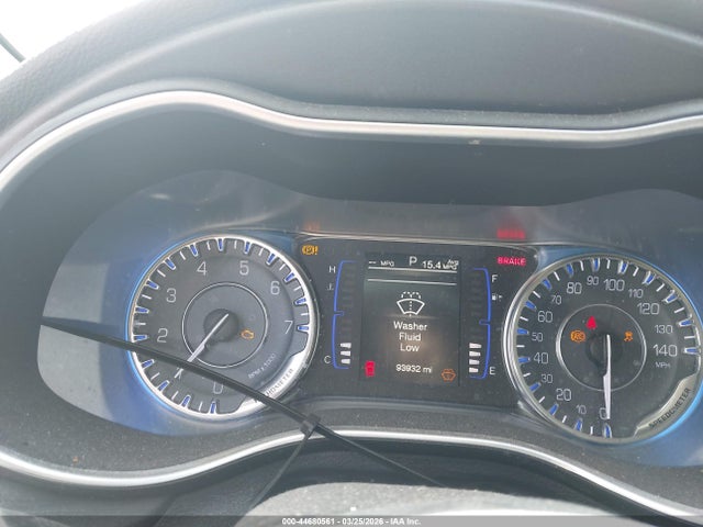 2016 Chrysler 200 Limited მანქანა იყიდება აუქციონზე, vin: 1C3CCCAB2GN142244, აუქციონის ნომერი: 44680561