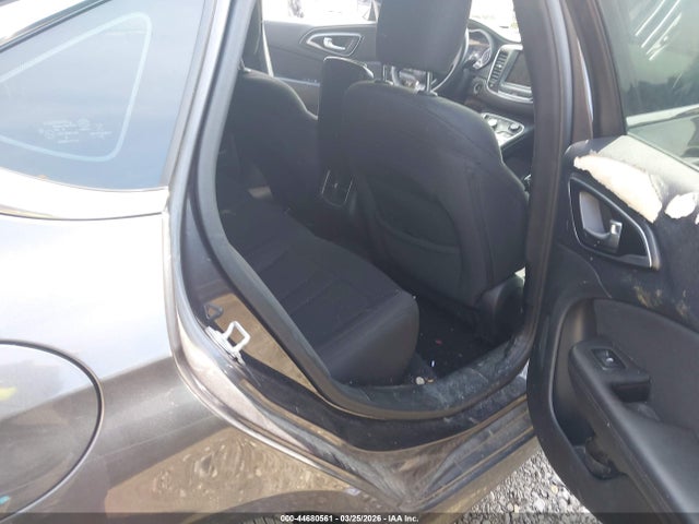 2016 Chrysler 200 Limited მანქანა იყიდება აუქციონზე, vin: 1C3CCCAB2GN142244, აუქციონის ნომერი: 44680561