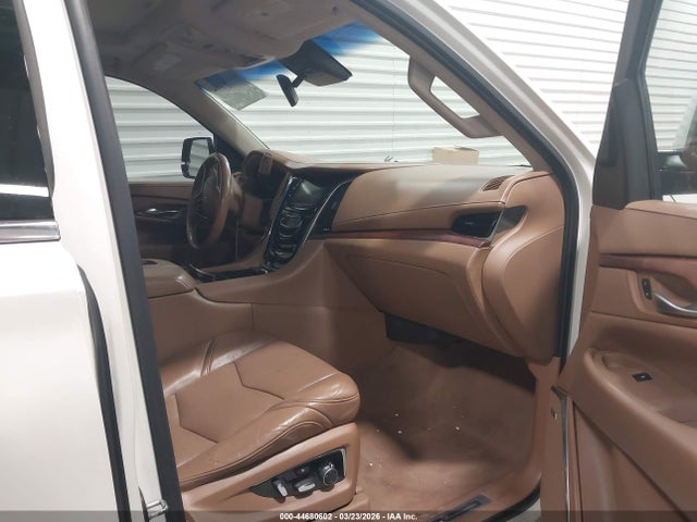 2015 Cadillac Escalade Platinum მანქანა იყიდება აუქციონზე, vin: 1GYS4PKJ0FR601760, აუქციონის ნომერი: 44680602